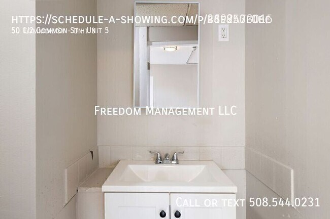 Building Photo - 50 1/2 Common St-Unit 3