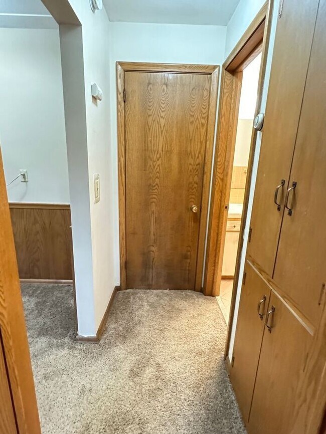 Building Photo - Richfield Ground Level, Window Ac Unit Inc...