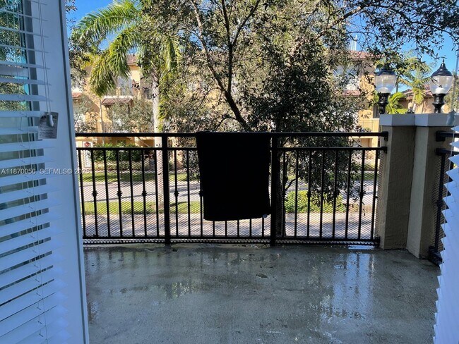 Building Photo - 819 SW 147th Ave