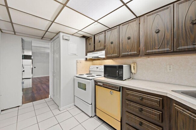 Building Photo - 3101 Oakland Shores Dr