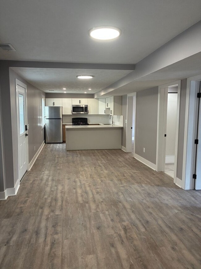 Building Photo - 352-354 Ermine Way