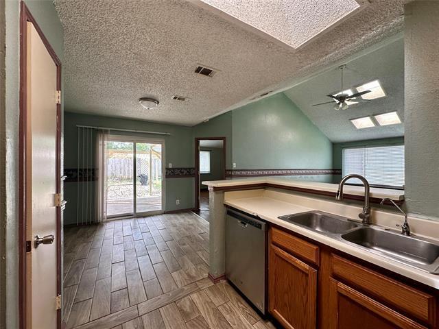 Building Photo - 1416 Woodfern Dr