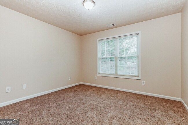 Building Photo - 35 Spring Valley Keep