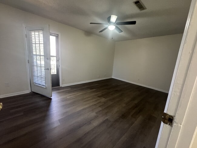 Building Photo - 122 Timbers Dr