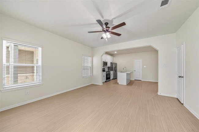 Building Photo - 716 W Dallas St