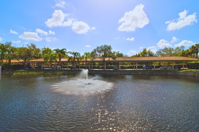 Building Photo - Unfurnished Serene Lakeside Living: Spacio...