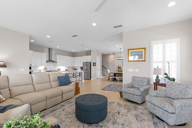 Building Photo - 547 Marquesa Cir