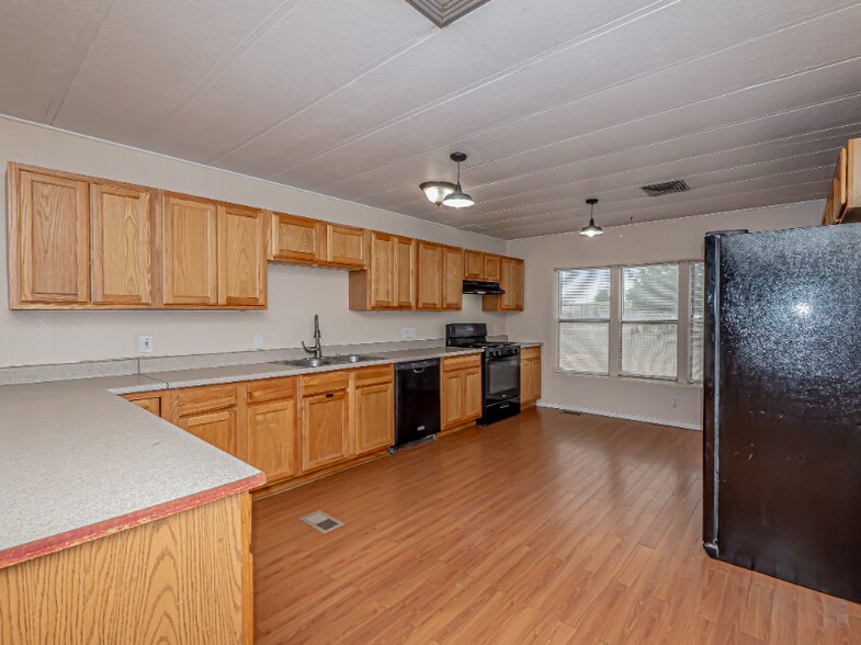 Primary Photo - 2096 S Nelson Dr