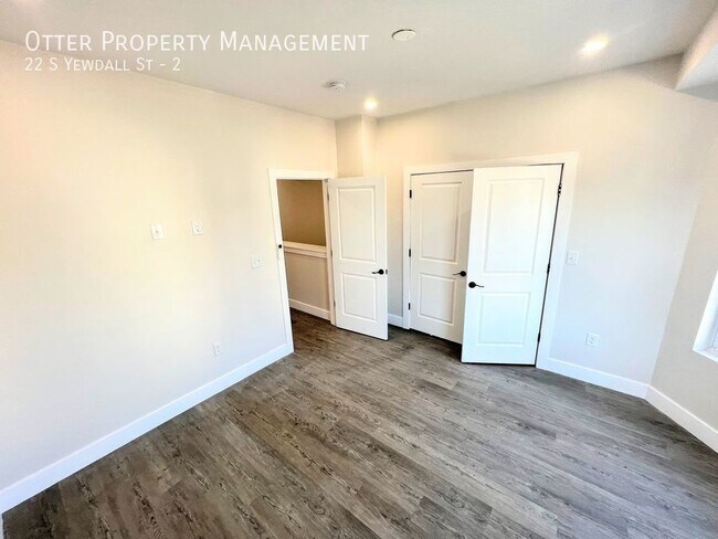 Building Photo - 22 S Yewdall St