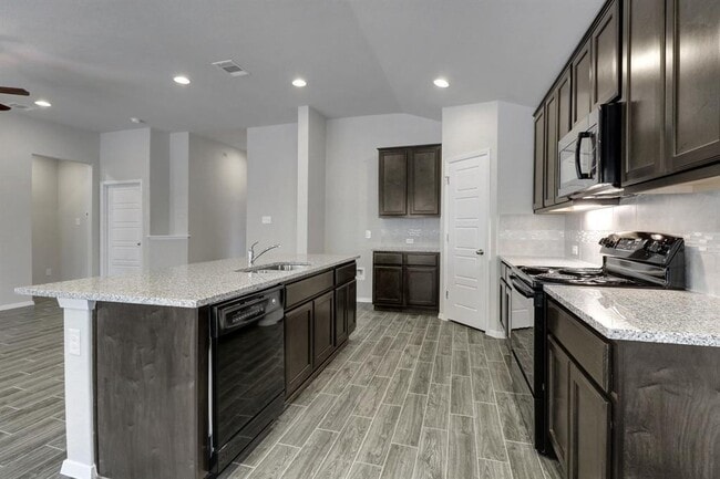 Building Photo - 21302 Pioneer Cove