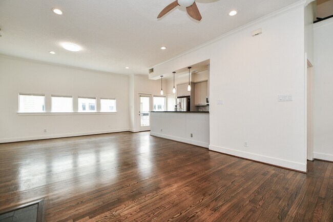 Building Photo - 4702 Austin St