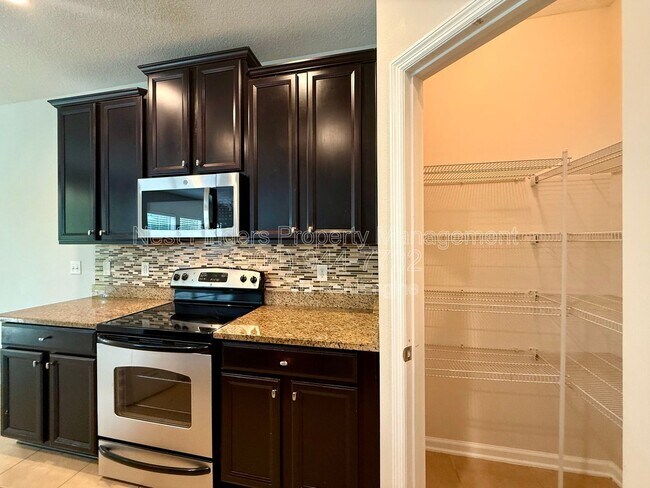 Building Photo - 145 Woodfield Ln