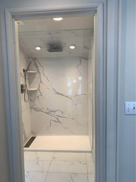 Building Photo - 4247 NE Glisan St