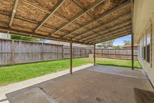 Building Photo - 5911 Camron Point Cir