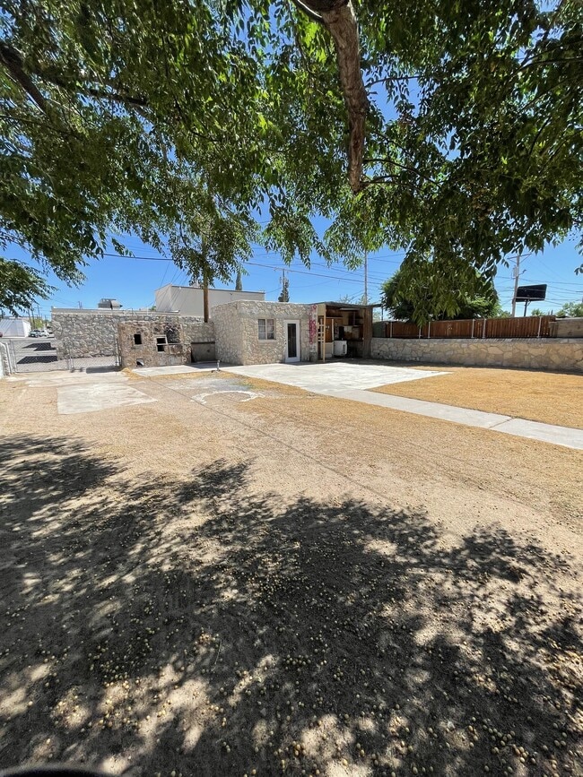 Building Photo - 3215 Wyoming Ave