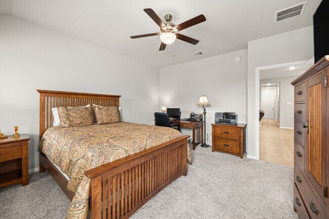 Building Photo - 5422 Sunway Dr