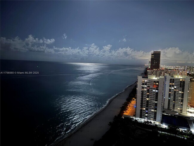 Building Photo - 1830 S Ocean Dr