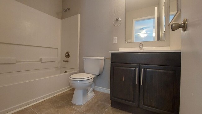 Building Photo - PENDING GRANITE KITCHEN UPDATE AND NEW FLO...