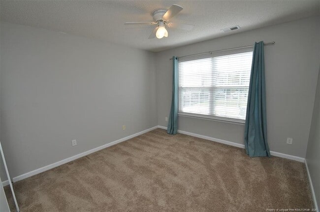 Building Photo - 117 Tiverton Woods Dr
