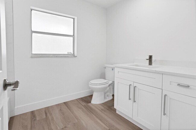 Building Photo - 7841 NW 46th St