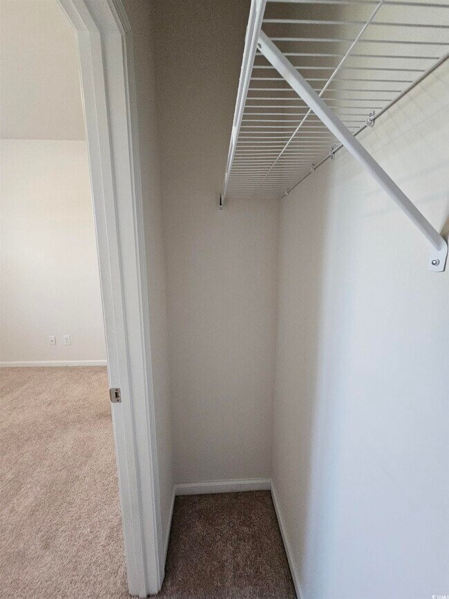 Building Photo - 3193 Bells Lk Cir