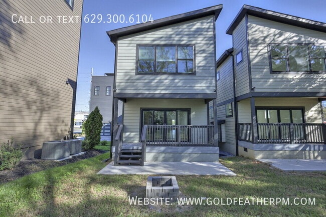 Building Photo - 402 E Trinity Ln