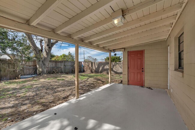 Building Photo - 7514 Mandarin Dr