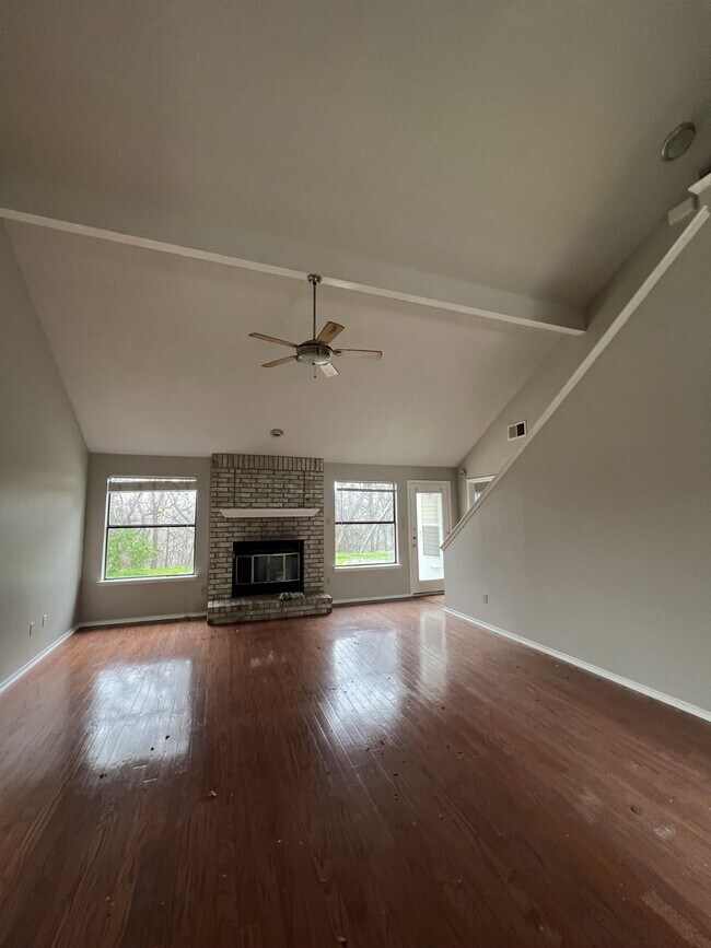 Building Photo - 3210 Festus Dr