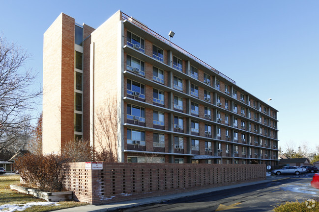 Building Photo - St Vrain Manor