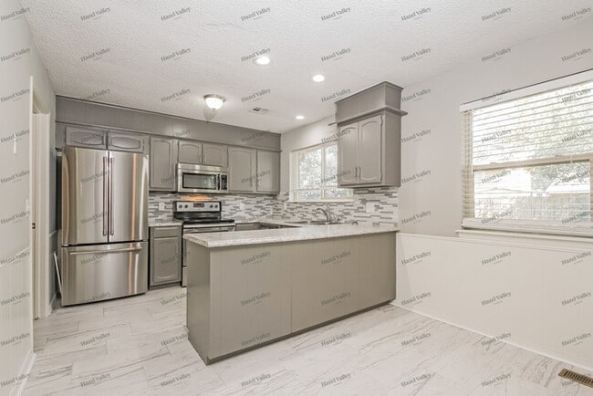 Building Photo - 505 S 24th St