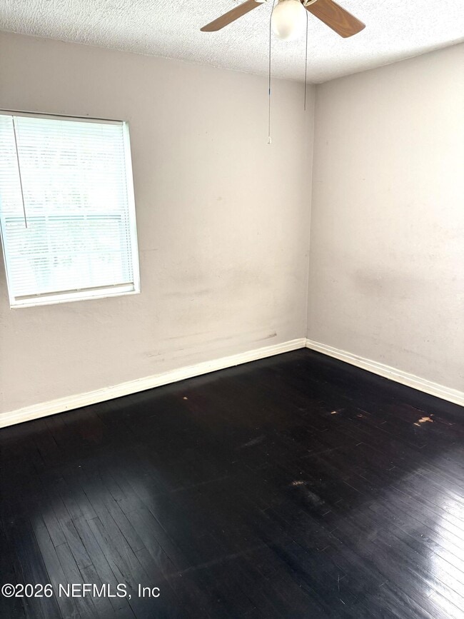 Building Photo - 1043 Seba St