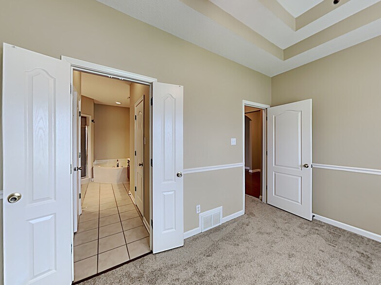Building Photo - 30 Mossy Springs Cv