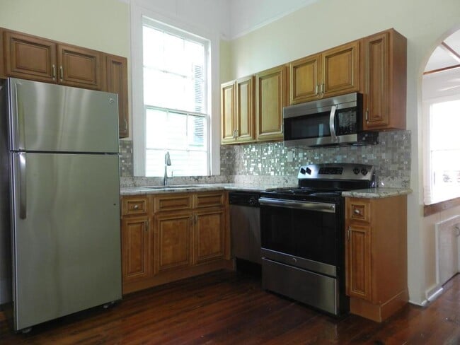 Building Photo - 1232 Saint Andrew St