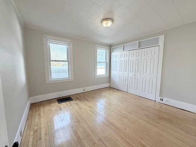 Building Photo - 70 Turnpike St