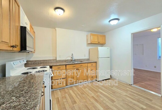 Building Photo - 15602 Ash Way