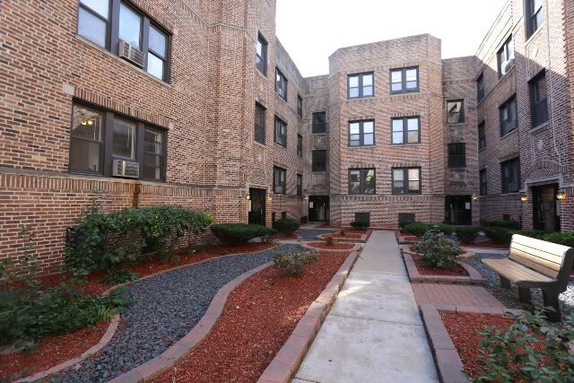 Building Photo - 3731 N Pine Grove Ave