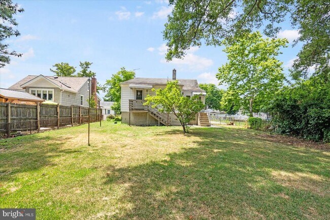 Building Photo - 303 Miles Rd