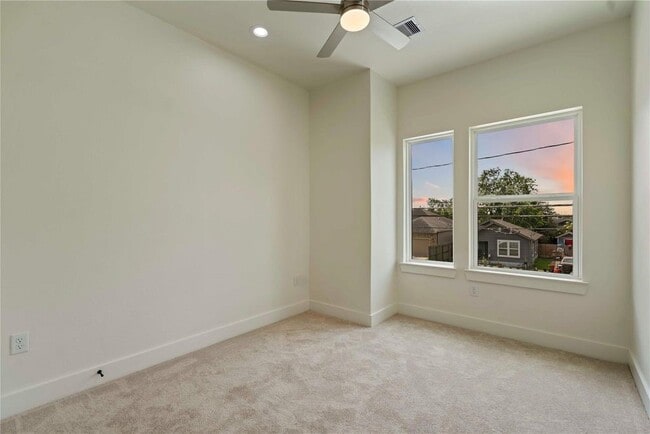 Building Photo - 4505 Phlox St