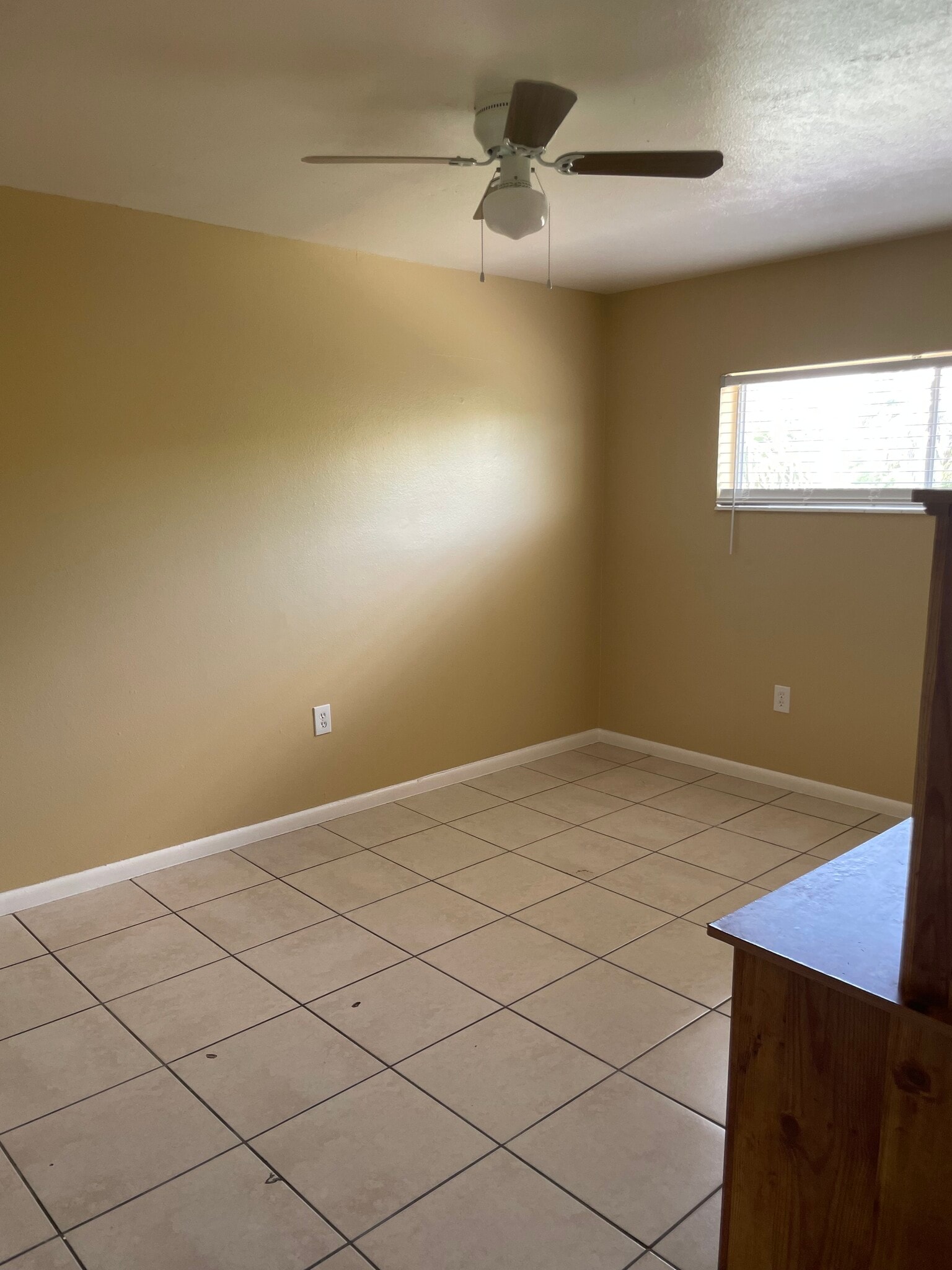 Master/Primary - 140 Minna Ln
