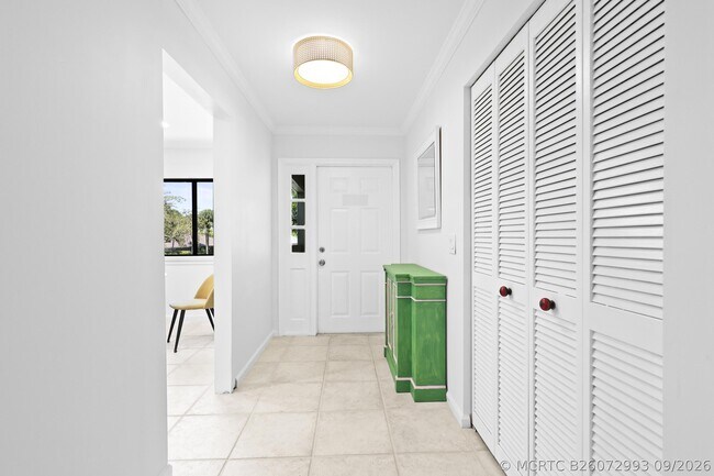Building Photo - 5172 SE Club Way