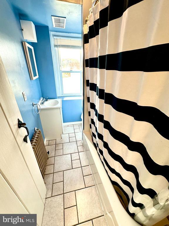 Building Photo - 4672 Umbria St