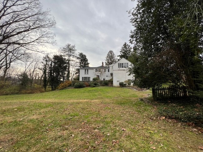 Building Photo - Cool Updated Historic 4/3.5 Farmhouse in Bethesda on Private, 1.5 Acre Lot