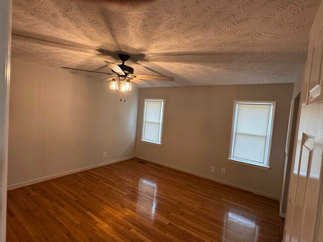 Building Photo - 6916 Twin Creek Ct