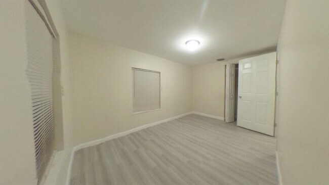 Building Photo - 10780 Cypress Lake Ter