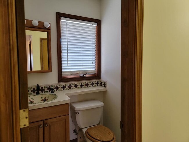 Building Photo - 33 Brooklyn Ave