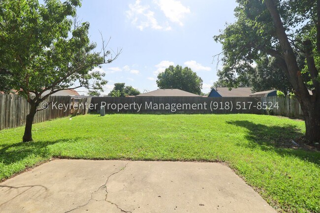 Building Photo - 3 Bed | 2 Bath in East Tulsa!