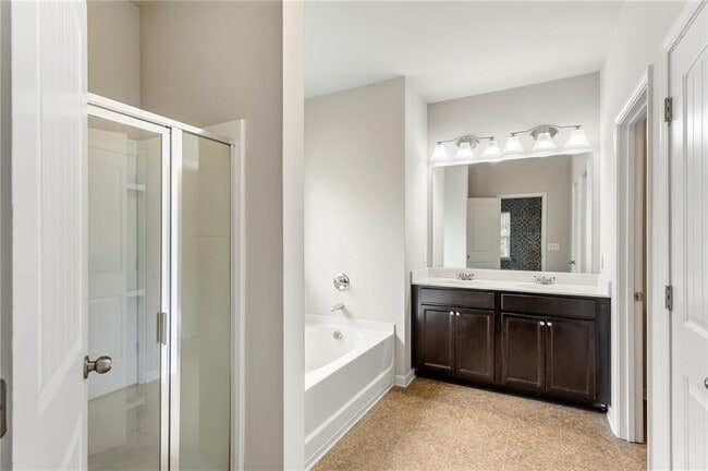 Building Photo - 256 Berkleigh Trails Dr