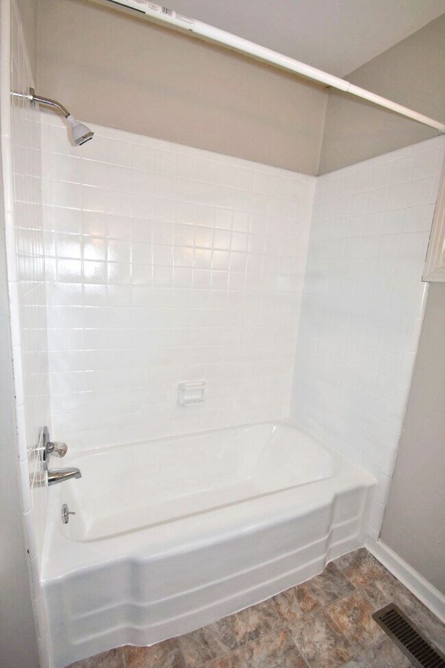 Building Photo - 3BR+bonus room home in North Murfreesboro, one level, Siegel Middle & High!