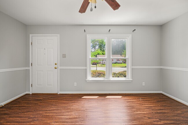 Building Photo - 5712 Sara Kay Dr
