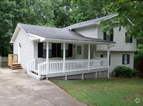 Building Photo - Stylish 3-Bed, 3-Bath in Lawrenceville!